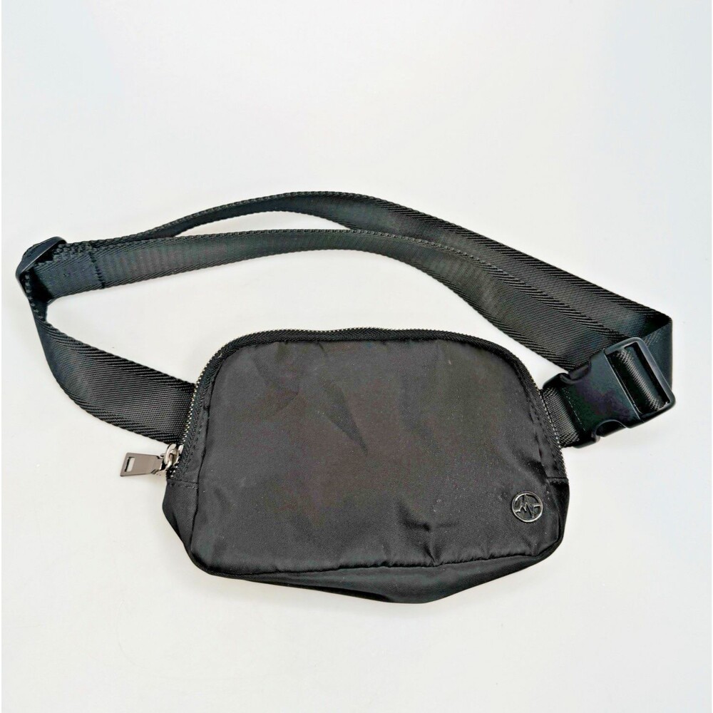 Pander Everywhere Belt Bag Black Nylon Fanny Pack Crossbody 8x5x2" EUC